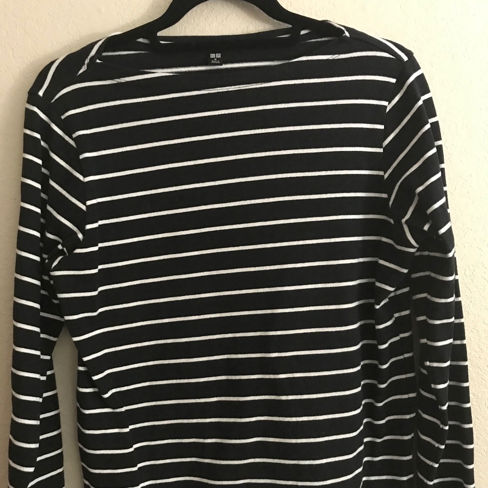 Uniqlo Black and White Striped Long Sleeve Shirt